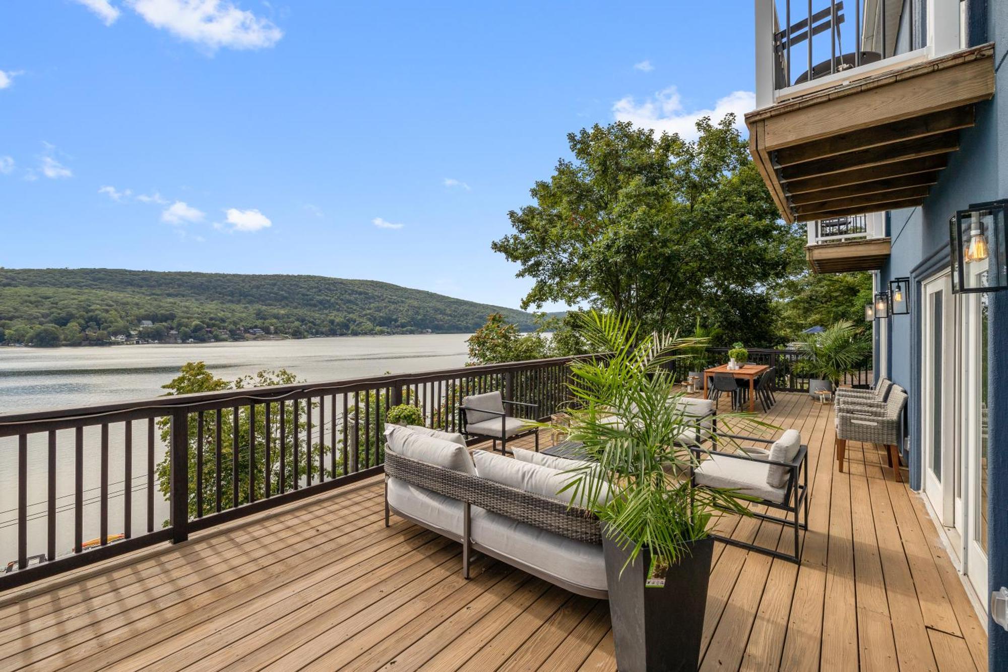 Lakeview House - Hot Tub - Firepit - Stunning Views - Spacious Deck - Cozy Living Room - Bar Greenwood Lake المظهر الخارجي الصورة