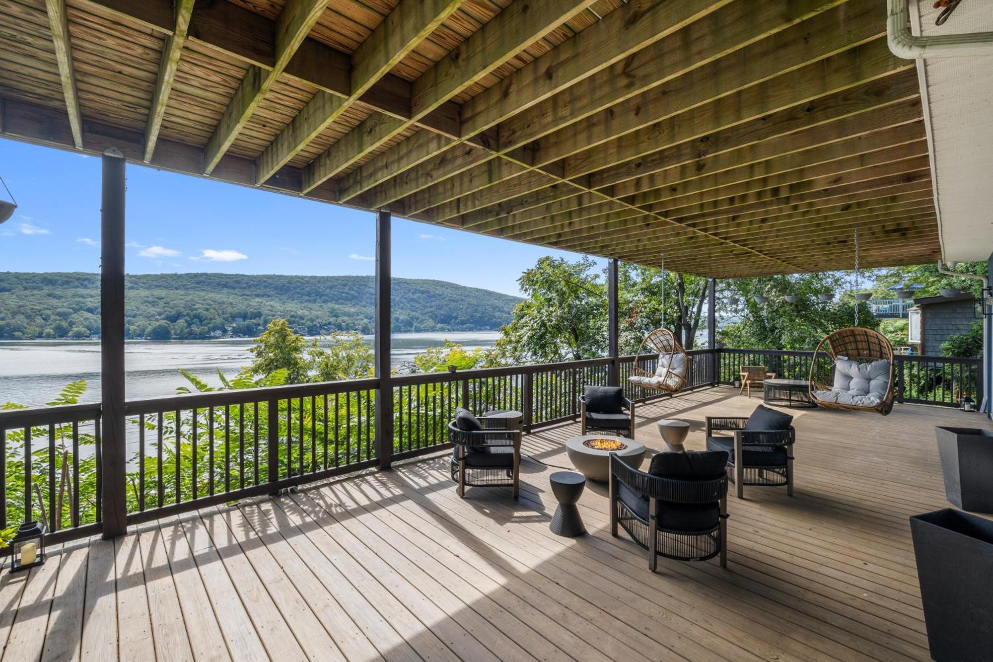 Lakeview House - Hot Tub - Firepit - Stunning Views - Spacious Deck - Cozy Living Room - Bar Greenwood Lake المظهر الخارجي الصورة