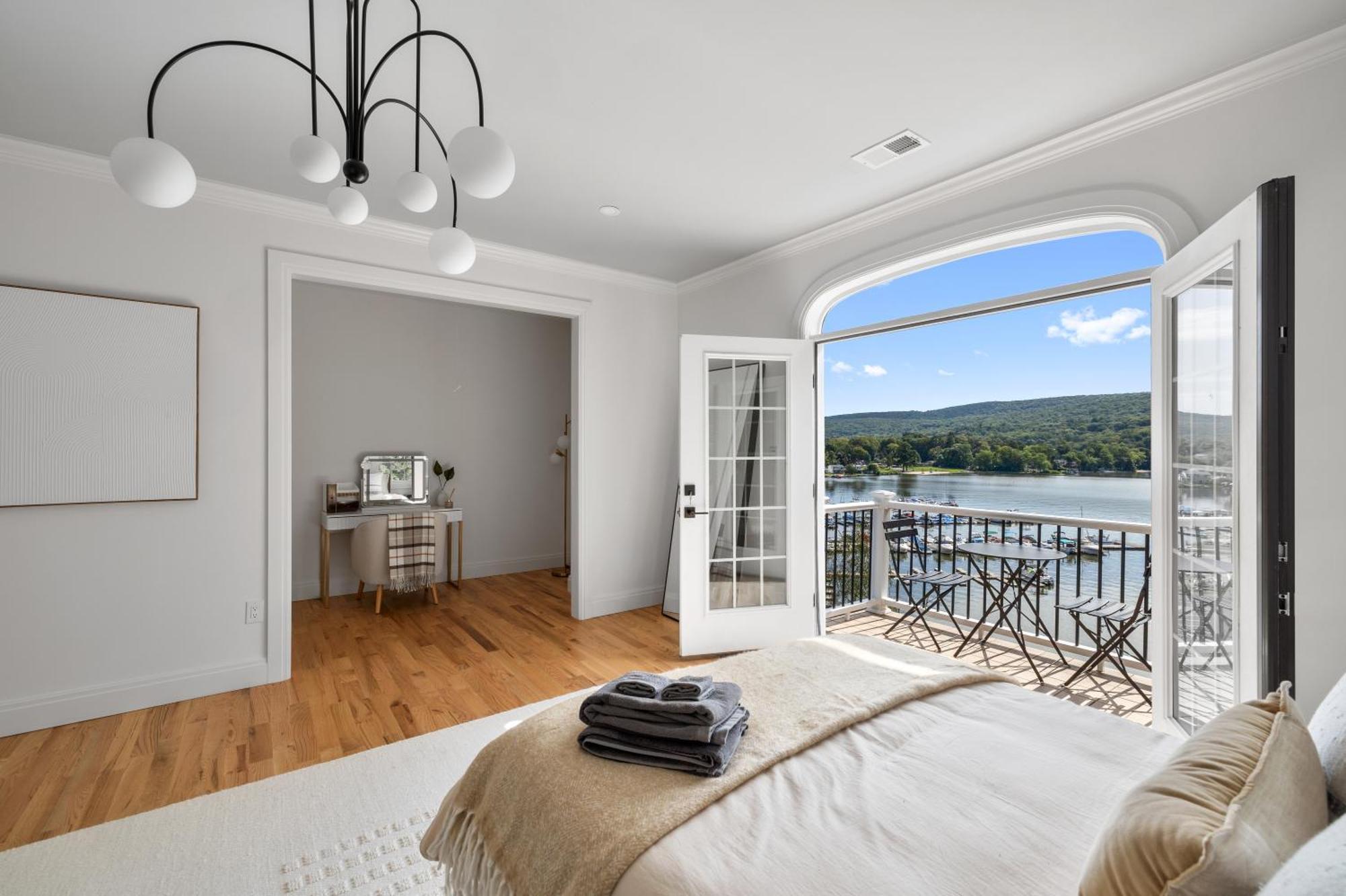 Lakeview House - Hot Tub - Firepit - Stunning Views - Spacious Deck - Cozy Living Room - Bar Greenwood Lake المظهر الخارجي الصورة